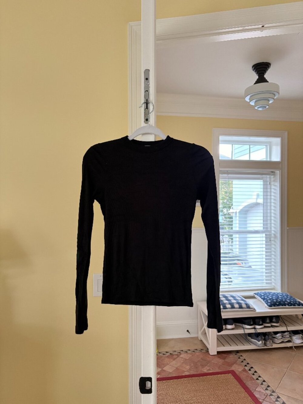 joah brown crewneck long sleeve rib top (s/m)